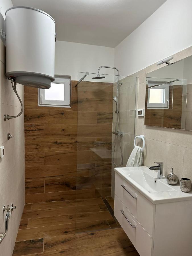 Donji Zemunik Guest House Ivan מראה חיצוני תמונה